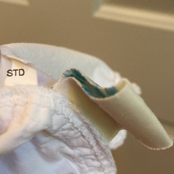 EUC Sundance White Pillowcase - Picture 6 of 6